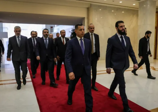 القائد  "أحمد الشرع" ووزير الخارجية السوري السيد "أسعد الشيباني"