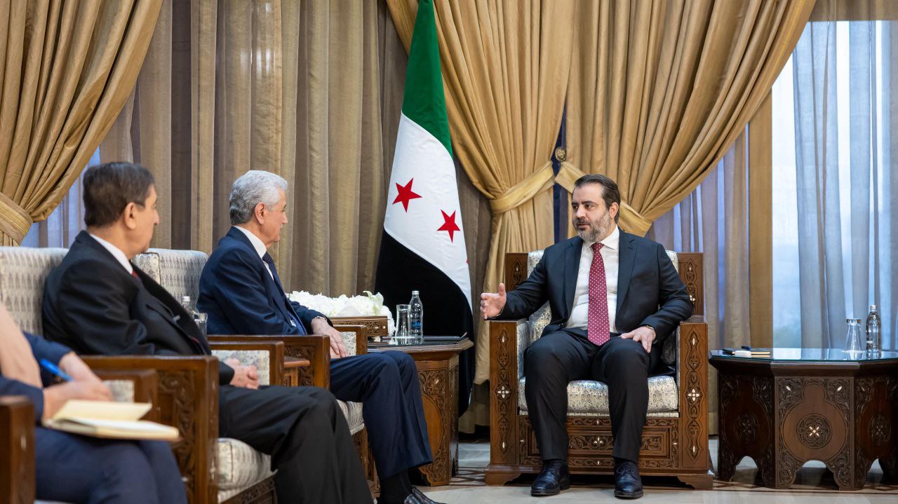 استقبل وزير الخارجية والمغتربين السيد أسعد حسن الشيباني في العاصمة دمشق وفدًا من المجلس الوطني الكردي برئاسة السيد محمد إسماعيل