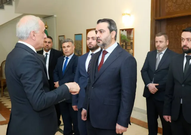 معالي وزير الخارجية والمغتربين السيد أسعد الشيباني يزور سفارة الجمهورية العربية السورية في العاصمة السعودية الرياض.