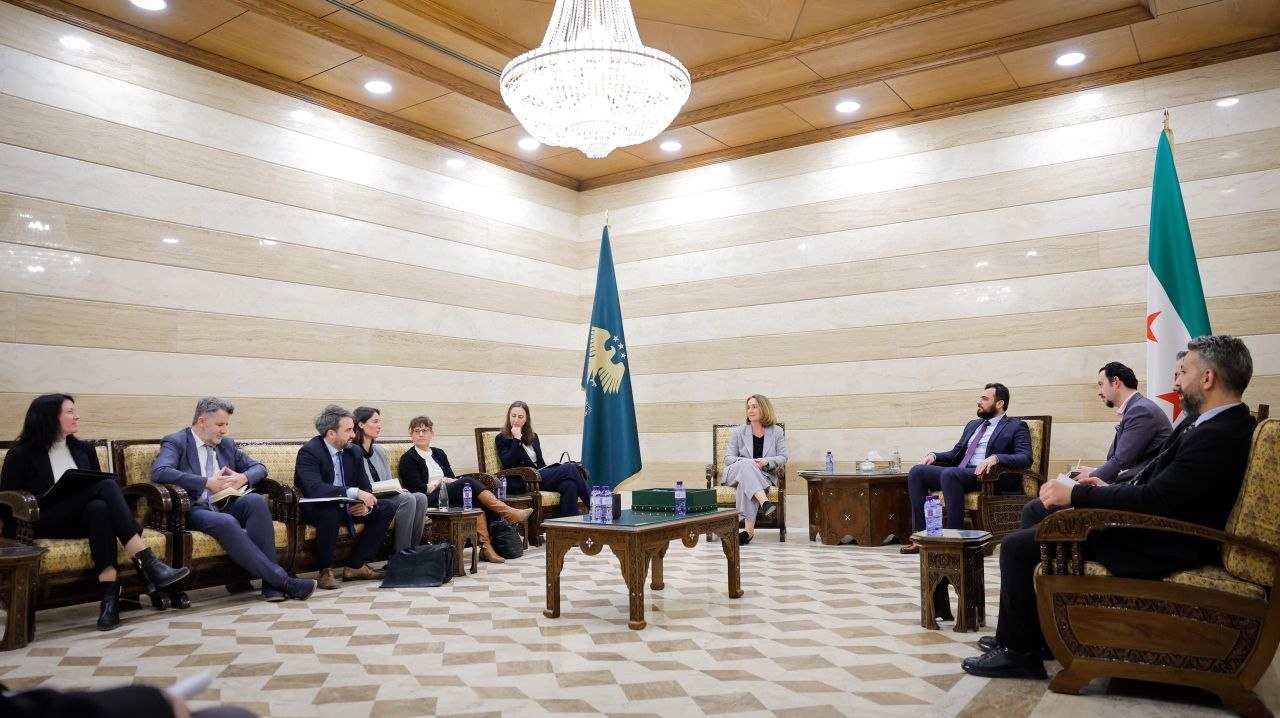 استقبل مدير إدارة التعاون الدولي في وزارة الخارجية والمغتربين السيد قتيبة قاديش وفدًا من وزارة التعاون الاقتصادي والتنمية الاتحادية الألمانية (BMZ) برئاسة السيدة أنيتا شماس رئيسة قسم سوريا والعراق في الوزارة