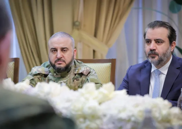 التقى وزير الخارجية والمغتربين السيد أسعد حسن الشيباني ووزير الدفاع اللواء مرهف أبو قصرة، اليوم في دمشق وفدًا روسيًا رفيع المستوى