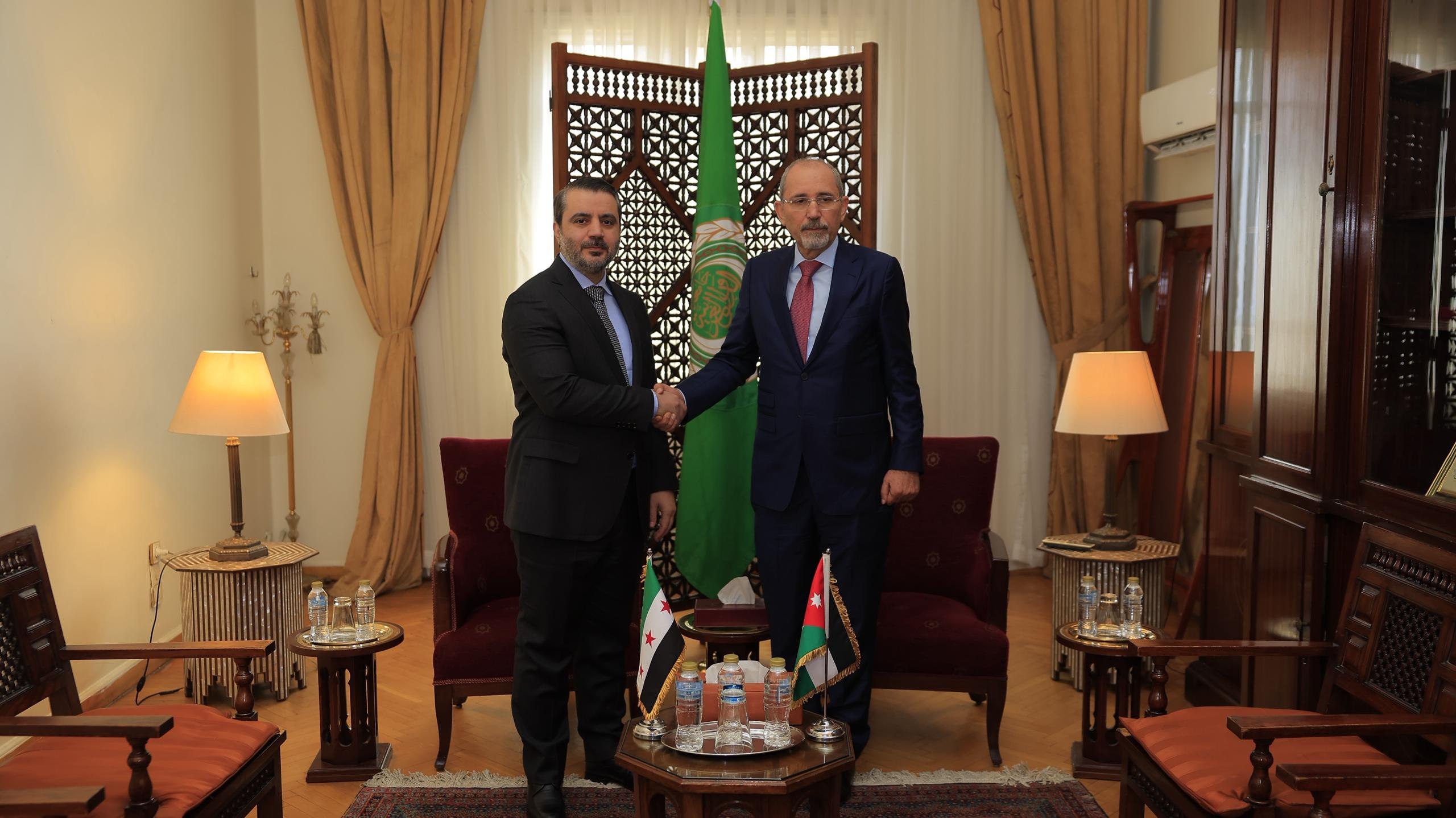 On Sidelines of Arab League: Syrian and Jordanian Foreign Ministers Hold Talks