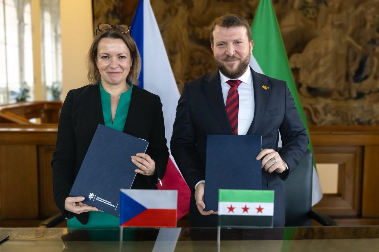 توقيع اتفاقية تعاون بين المعهد الدبلوماسي السوري والأكاديمية الدبلوماسية التشيكية في براغ