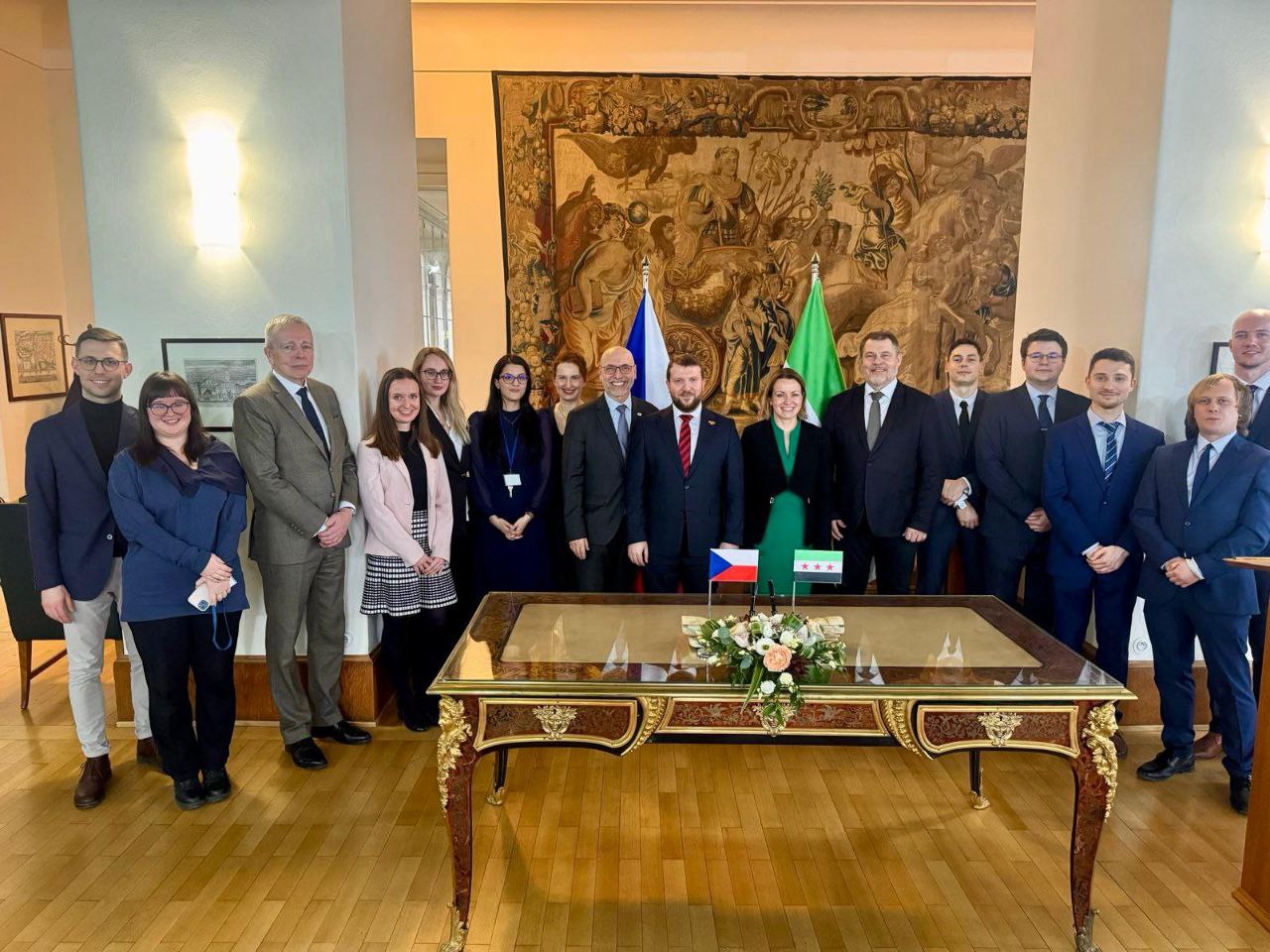 توقيع اتفاقية تعاون بين المعهد الدبلوماسي السوري والأكاديمية الدبلوماسية التشيكية في براغ