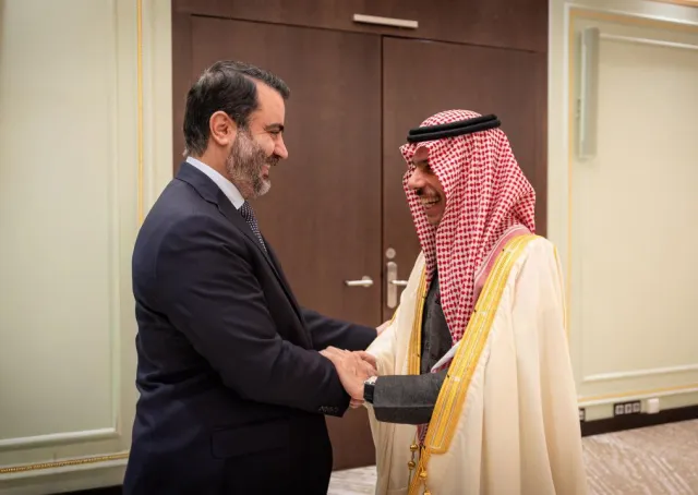 التقى وزير الخارجية والمغتربين السيد أسعد حسن الشيباني بوزير خارجية المملكة العربية السعودية سمو الأمير فيصل بن فرحان آل سعود