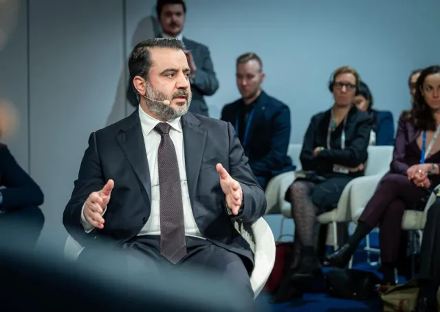 شارك وزير الخارجية والمغتربين السيد أسعد حسن الشيباني في جلسة حوارية بعنوان «الحفاظ عليها موحدة، مستقبل سوريا ما بعد الثورة»