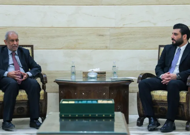 التقى مدير إدارة آفروآسيا وأوقيانوسيا في وزارة الخارجية والمغتربين، بسفير جمهورية جنوب أفريقيا لدى دمشق