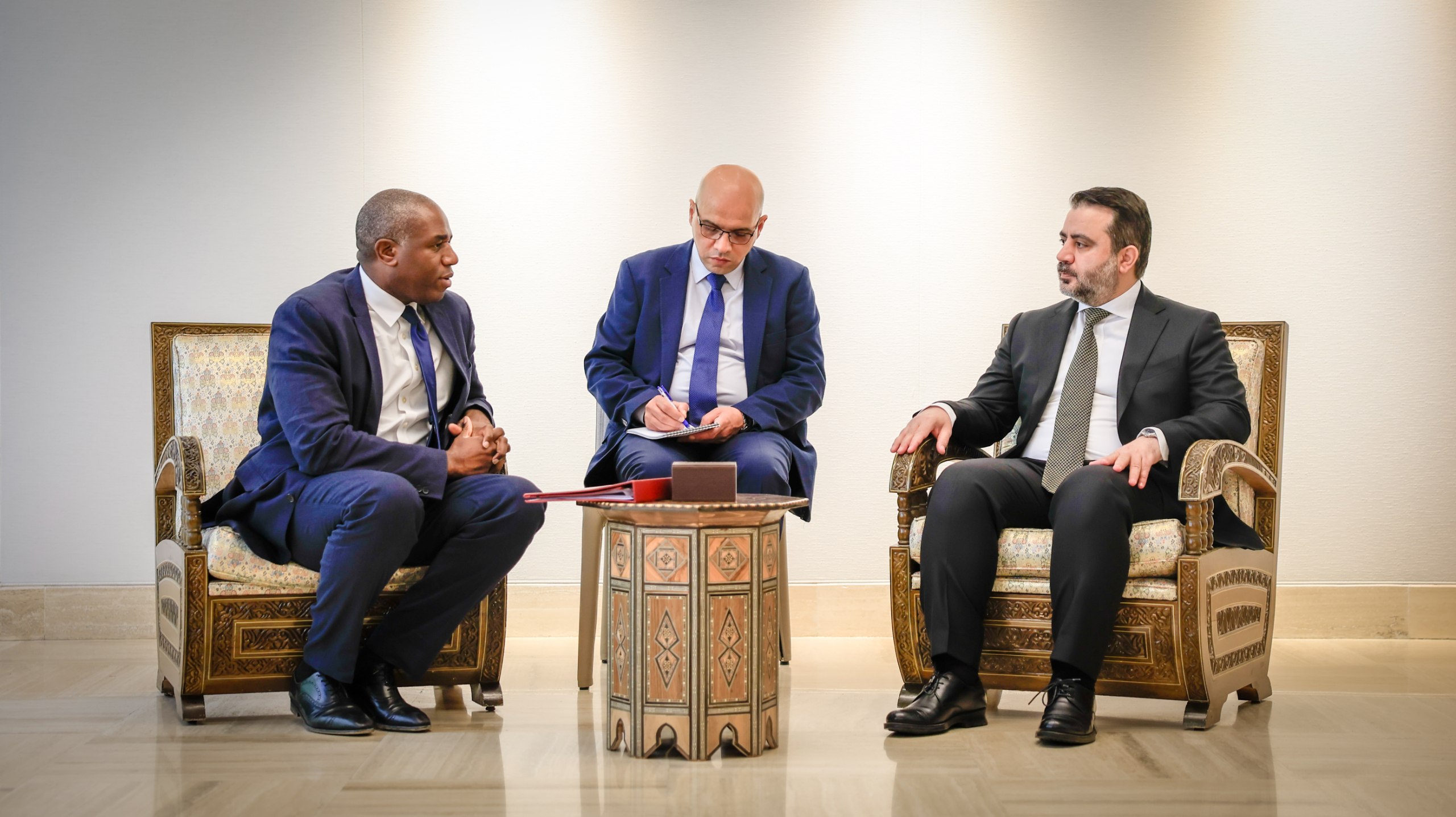.Minister of Foreign Affairs and Expatriates, Mr. Asaad Hassan Al-Shaibani, meets with the UK Foreign Secretary, Mr. David Lammy