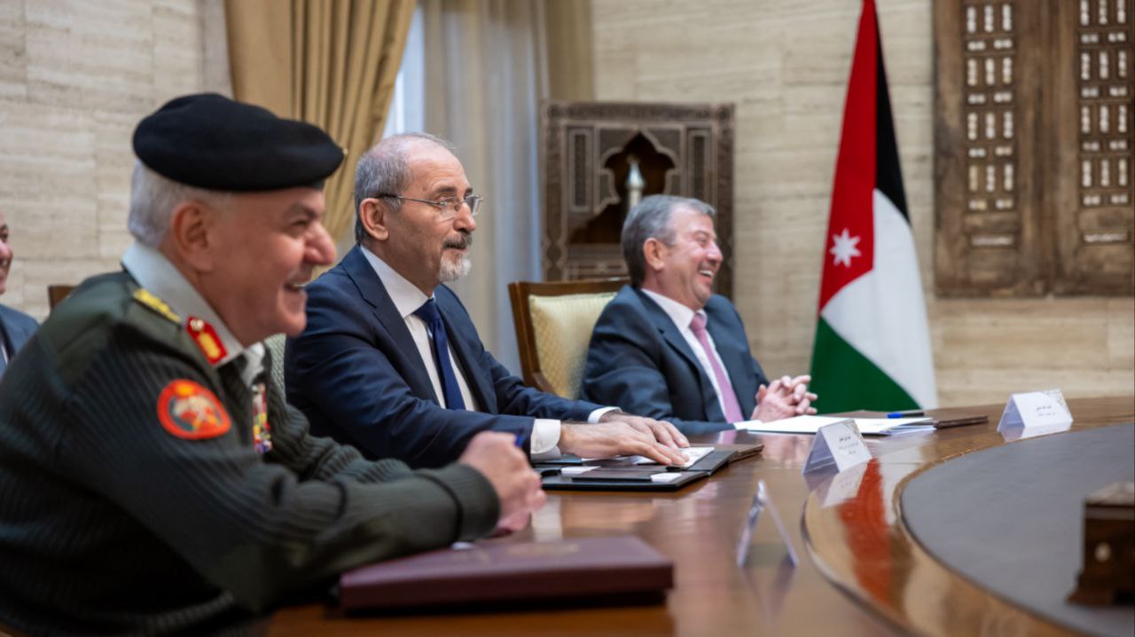 التقى فخامة رئيس الجمهورية العربية السورية ووزير الخارجية والمغتربين وفدًا رفيع المستوى من المملكة الأردنية الهاشمية ،في العاصمة دمشق