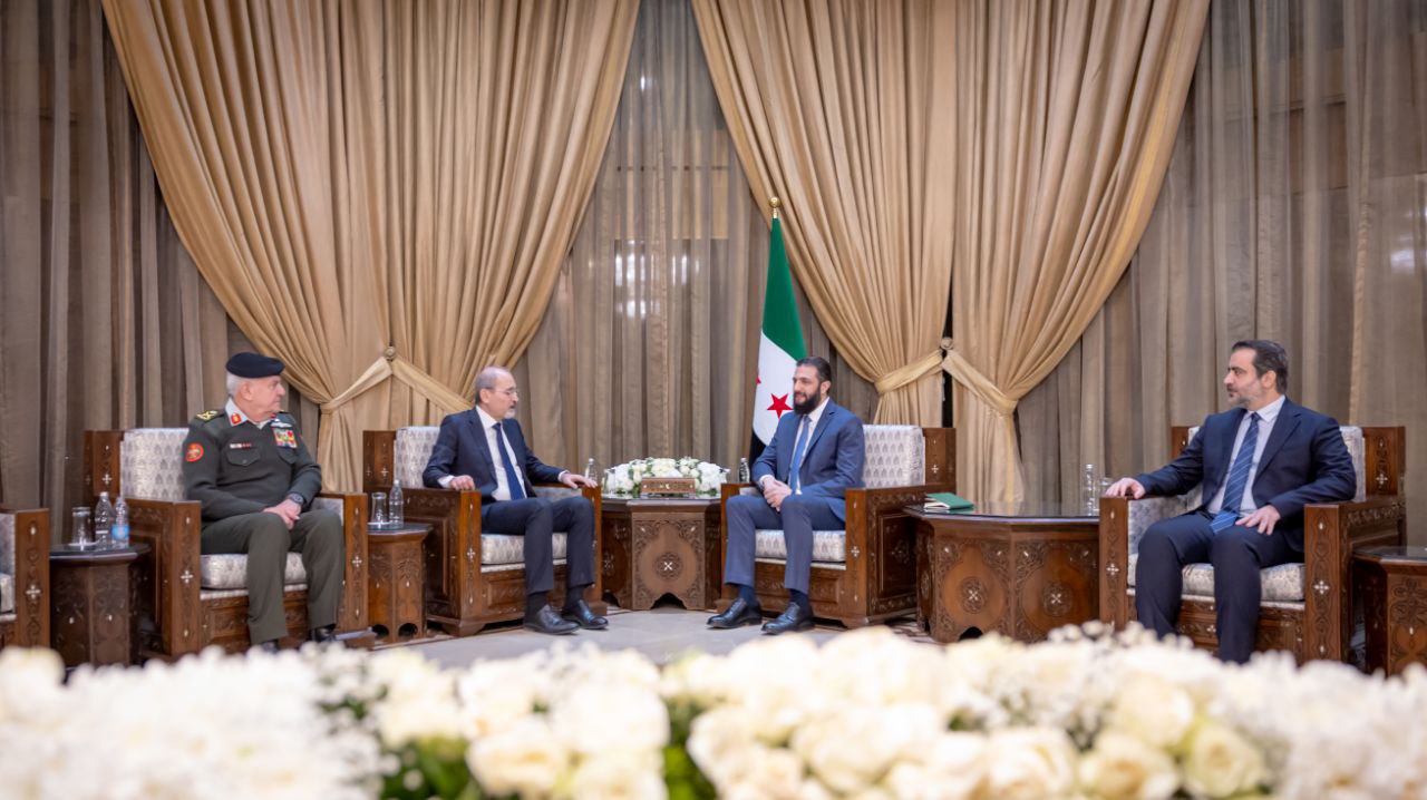 التقى فخامة رئيس الجمهورية العربية السورية ووزير الخارجية والمغتربين وفدًا رفيع المستوى من المملكة الأردنية الهاشمية ،في العاصمة دمشق