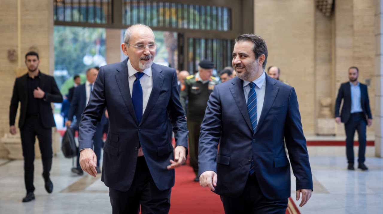 التقى فخامة رئيس الجمهورية العربية السورية ووزير الخارجية والمغتربين وفدًا رفيع المستوى من المملكة الأردنية الهاشمية ،في العاصمة دمشق