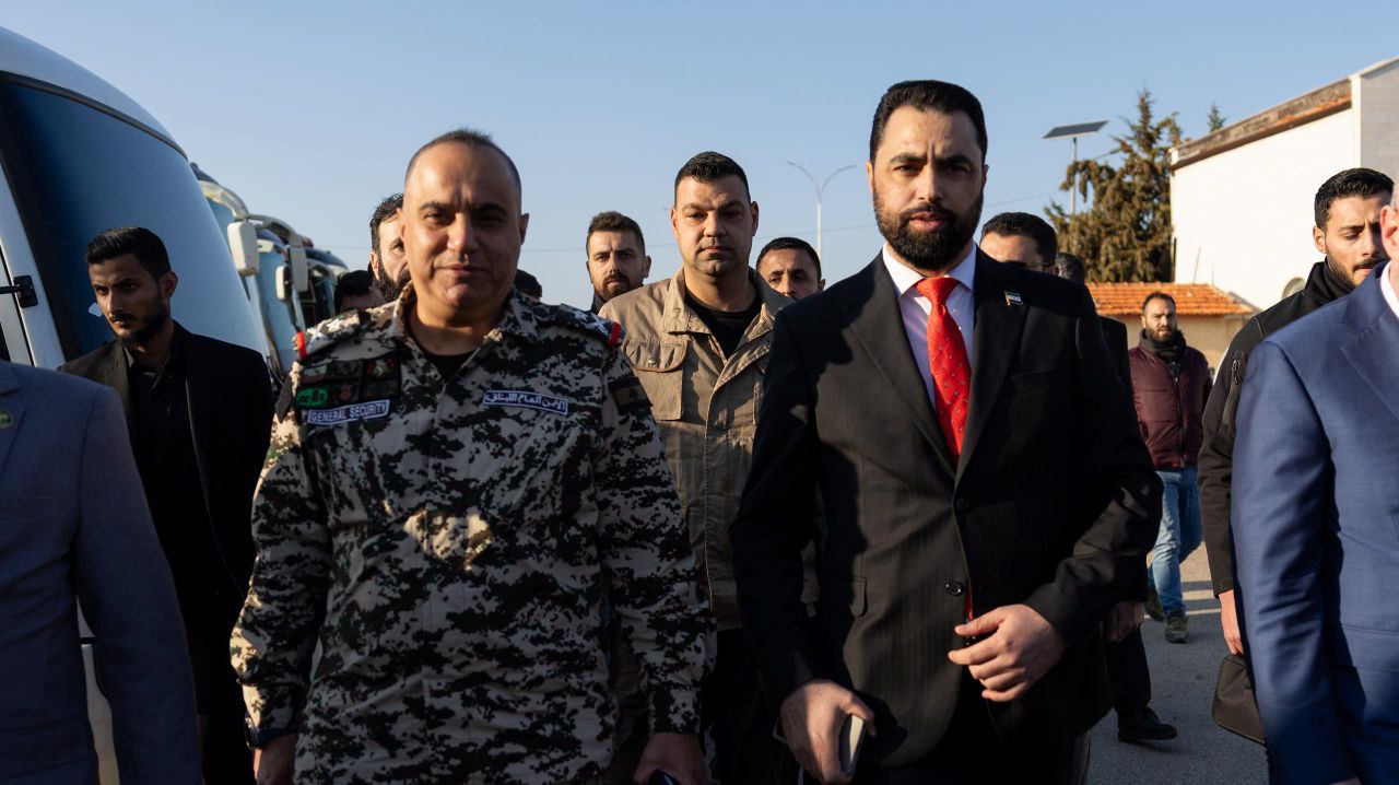 برعاية وزارة الخارجية والمغتربين، وبالتعاون مع وزارة العدل ووزارة الداخلية، تم استلام الدفعة الأولى من السجناء السوريين في السجون اللبنانية