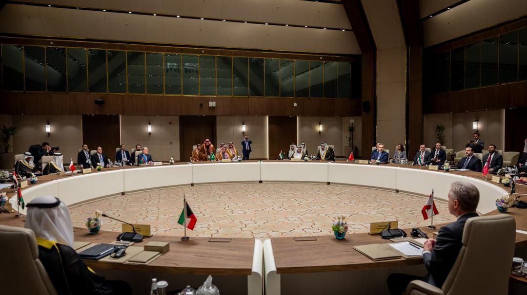 يشارك وزير الخارجية والمغتربين السيد أسعد حسن الشيباني في الاجتماع الوزاري التشاوري لوزراء خارجية عدد من الدول العربية والإسلامية، والمنعقد في العاصمة السعودية الرياض