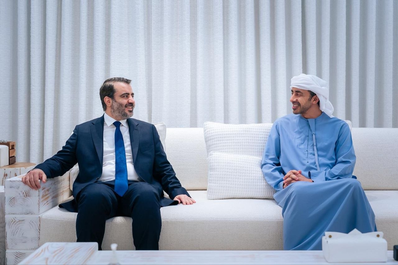 التقى وزير الخارجية والمغتربين السيد أسعد حسن الشيباني بوزير خارجية الإمارات العربية المتحدة سمو الشيخ عبد الله بن زايد آل نهيان في أبوظبي