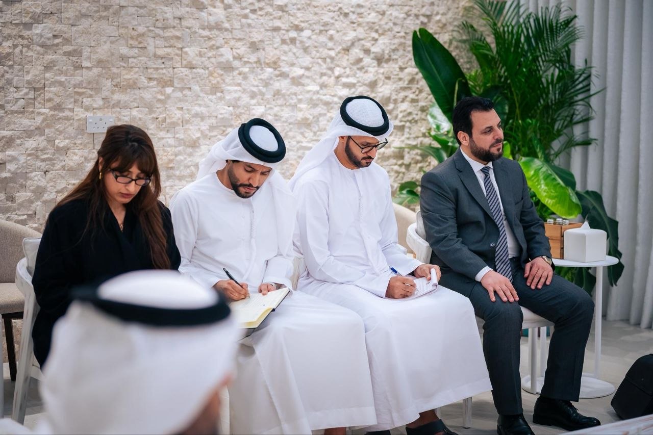 التقى وزير الخارجية والمغتربين السيد أسعد حسن الشيباني بوزير خارجية الإمارات العربية المتحدة سمو الشيخ عبد الله بن زايد آل نهيان في أبوظبي