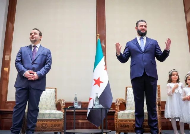 التقى فخامة رئيس الجمهورية العربية السورية ووزير الخارجية والمغتربين،  وبحضور عدد من الوزراء والمسؤولين، بعدد من أبناء الجالية السورية في برلين