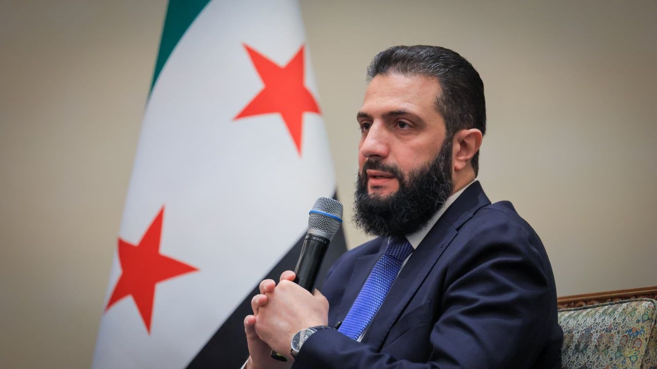 التقى فخامة رئيس الجمهورية العربية السورية ووزير الخارجية والمغتربين، وبحضور عدد من الوزراء والمسؤولين، بعدد من أبناء الجالية السورية في برلين