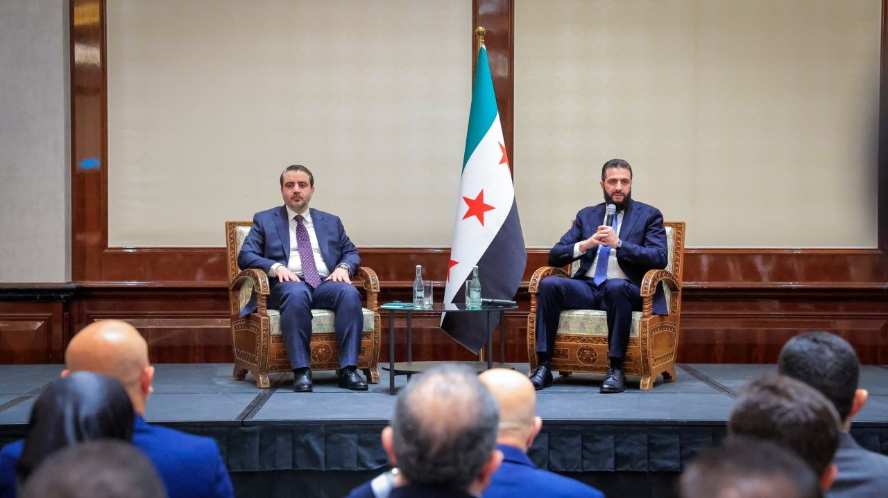 التقى فخامة رئيس الجمهورية العربية السورية ووزير الخارجية والمغتربين، وبحضور عدد من الوزراء والمسؤولين، بعدد من أبناء الجالية السورية في برلين