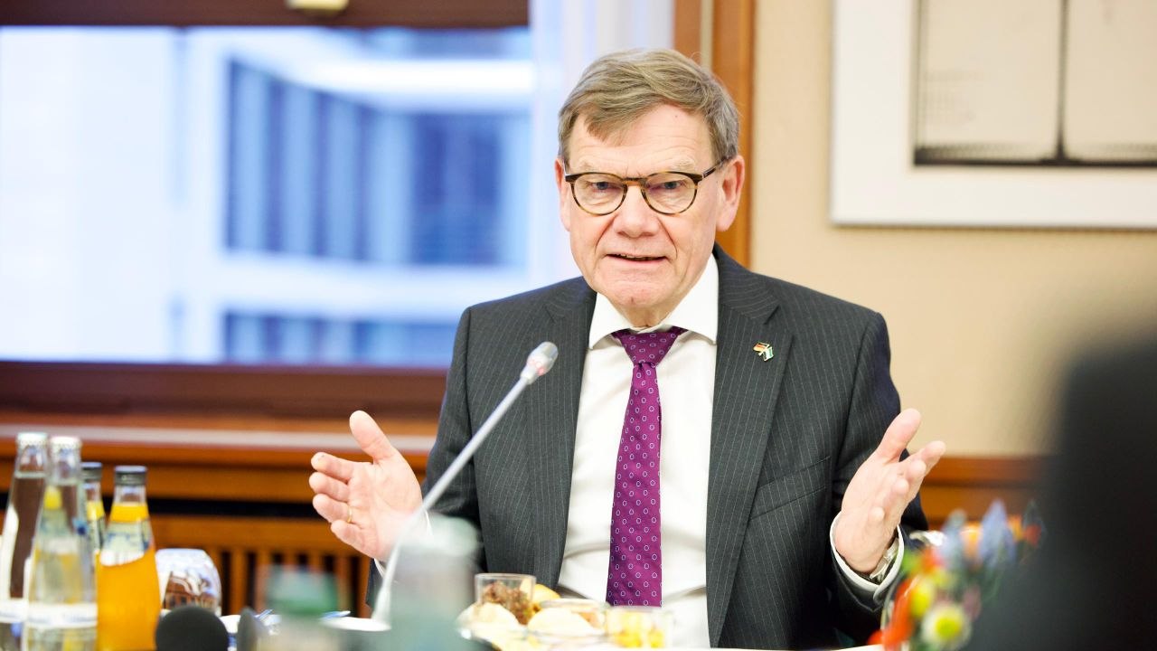 التقى وزير الخارجية والمغتربين السيد أسعد حسن الشيباني في برلين نظيره الألماني السيد يوهان فاديفول