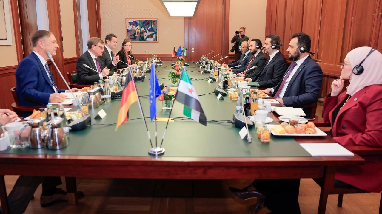 التقى وزير الخارجية والمغتربين السيد أسعد حسن الشيباني في برلين نظيره الألماني السيد يوهان فاديفول