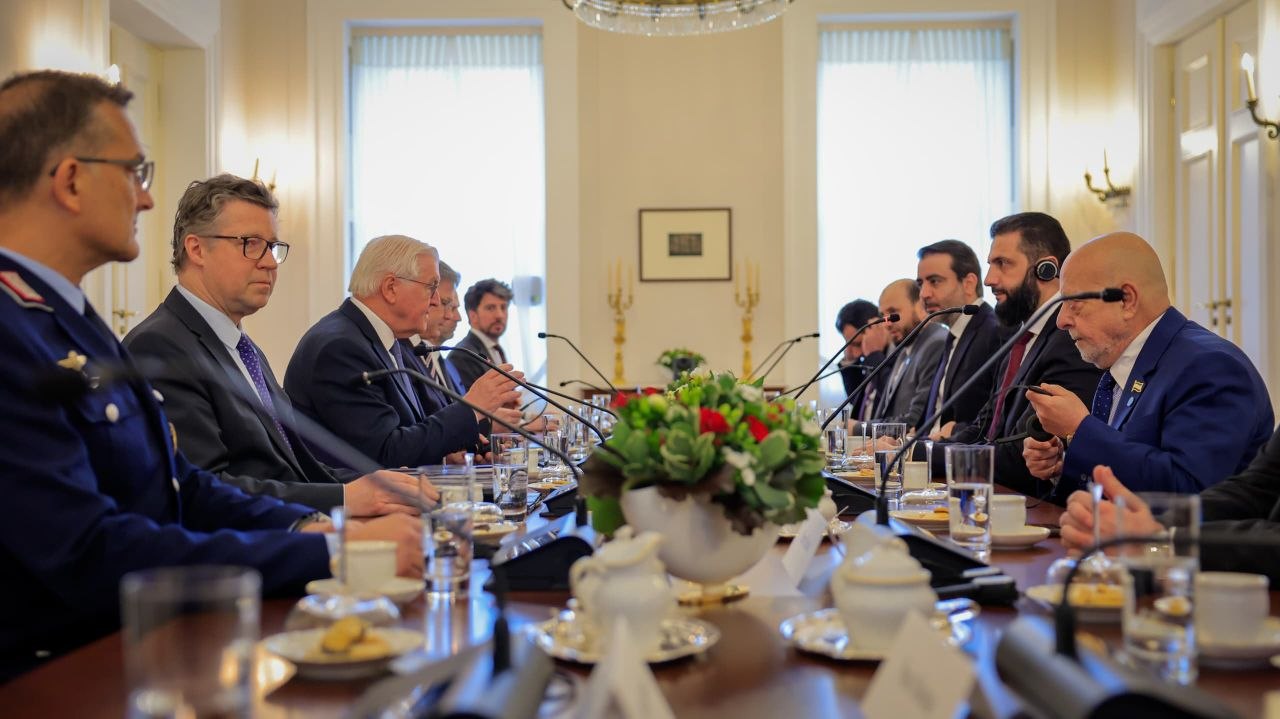 التقى فخامة رئيس الجمهورية العربية السورية، برفقة وزير الخارجية والمغتربين ووفد وزاري بالرئيس الألماني فرانك فالتر شتاينماير في برلين