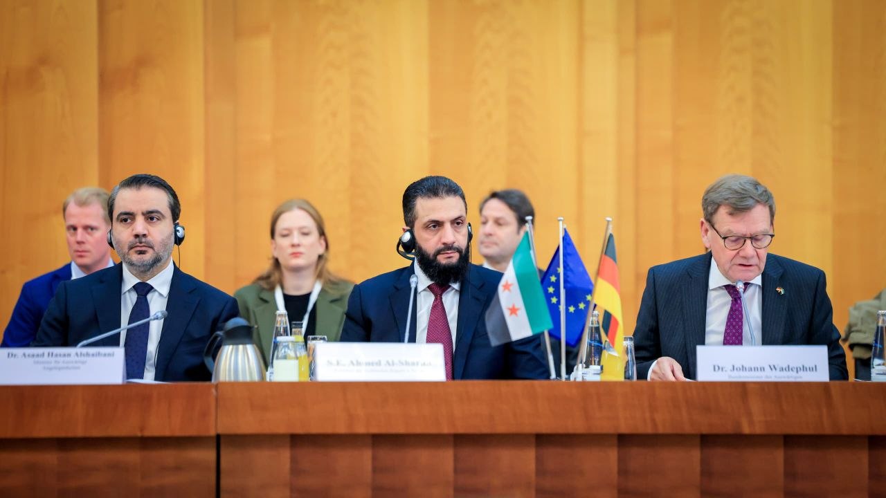 اجتمع فخامة رئيس الجمهورية العربية السورية برفقة وزير الخارجية والمغتربين والوفد الوزاري بمجموعة من الشركات الألمانية في العاصمة برلين