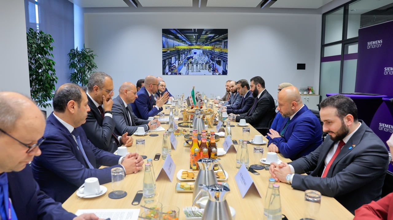 زار فخامة رئيس الجمهورية العربية السورية برفقة وزير الخارجية والمغتربين والوفد الوزاري المرافق مقر شركة سيمنز للطاقة في الجمهورية ألمانيا الاتحادية