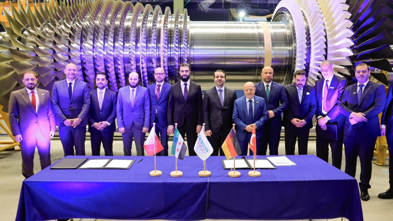 زار فخامة رئيس الجمهورية العربية السورية برفقة وزير الخارجية والمغتربين والوفد الوزاري المرافق مقر شركة سيمنز للطاقة في الجمهورية ألمانيا الاتحادية