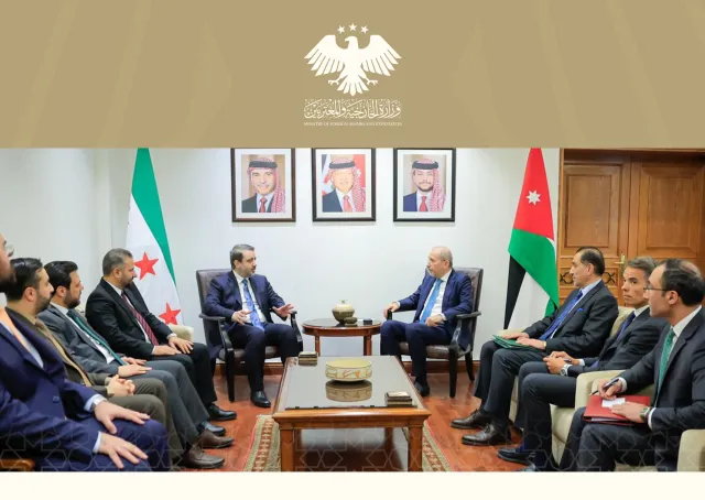 وزير الخارجية والمغتربين يلتقي وزير خارجية المملكة الأردنية الهاشمية في عمّان 