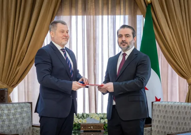 استقبل وزير الخارجية والمغتربين السيد أسعد حسن الشيباني في دمشق سفير جمهورية التشيك لدى الجمهورية العربية السورية، السيد فيتسلاف بيفونكا