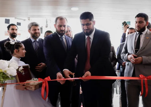 بحضور محافظ إدلب السيد محمد عبد الرحمن ومدير الإدارة القنصلية في وزارة الخارجية والمغتربين السيد محمد العمر تم اليوم افتتاح المكتب القنصلي في مدينة إدلب