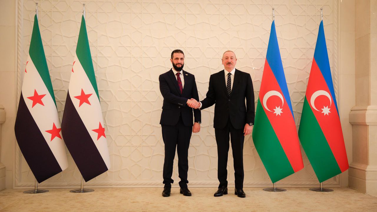 His Excellency the President of the Syrian Arab Republic, Mr. Ahmad Al-Shara, and the Minister of Foreign Affairs and Expatriates, Mr. Asaad Hassan Al-Shaibani, meet with the President of the Republic of Azerbaijan