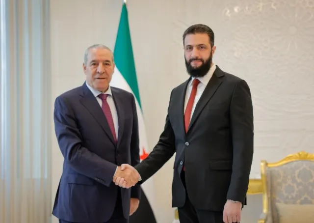 استقبل فخامة الرئيس السيد أحمد الشرع بحضور وزير الخارجية والمغتربين السيد أسعد حسن الشيباني، في العاصمة دمشق اليوم نائب رئيس دولة فلسطين السيد حسين الشيخ
