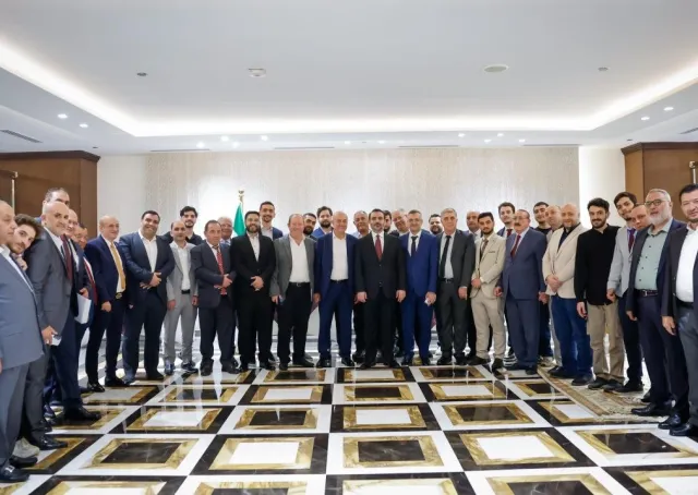 وزير الخارجية والمغتربين السيد أسعد حسن الشيباني برفقة وزير الاقتصاد والصناعة الدكتور نضال الشعار يلتقي بعدد من رجال الأعمال السوريين