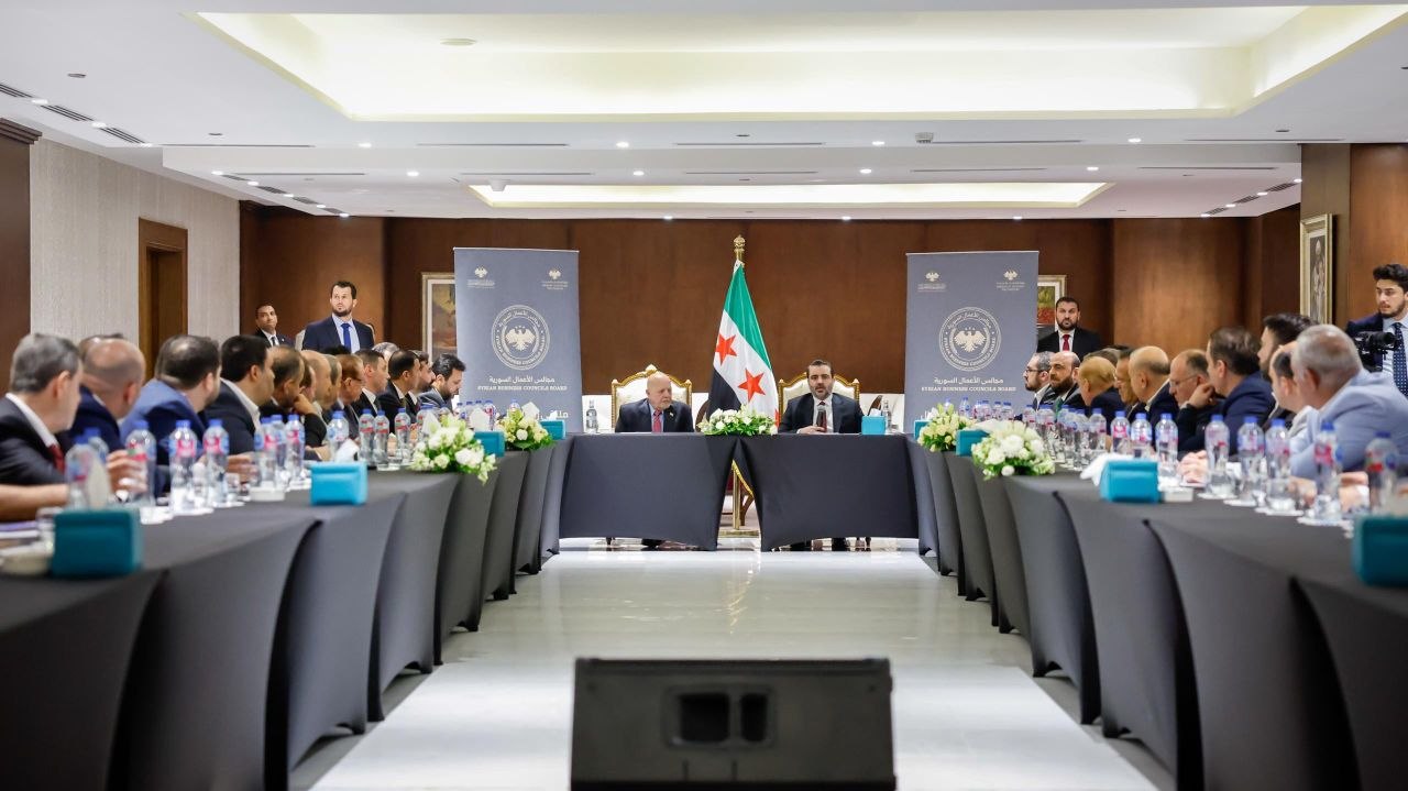 وزير الخارجية والمغتربين السيد أسعد حسن الشيباني برفقة وزير الاقتصاد والصناعة الدكتور نضال الشعار يلتقي بعدد من رجال الأعمال السوريين