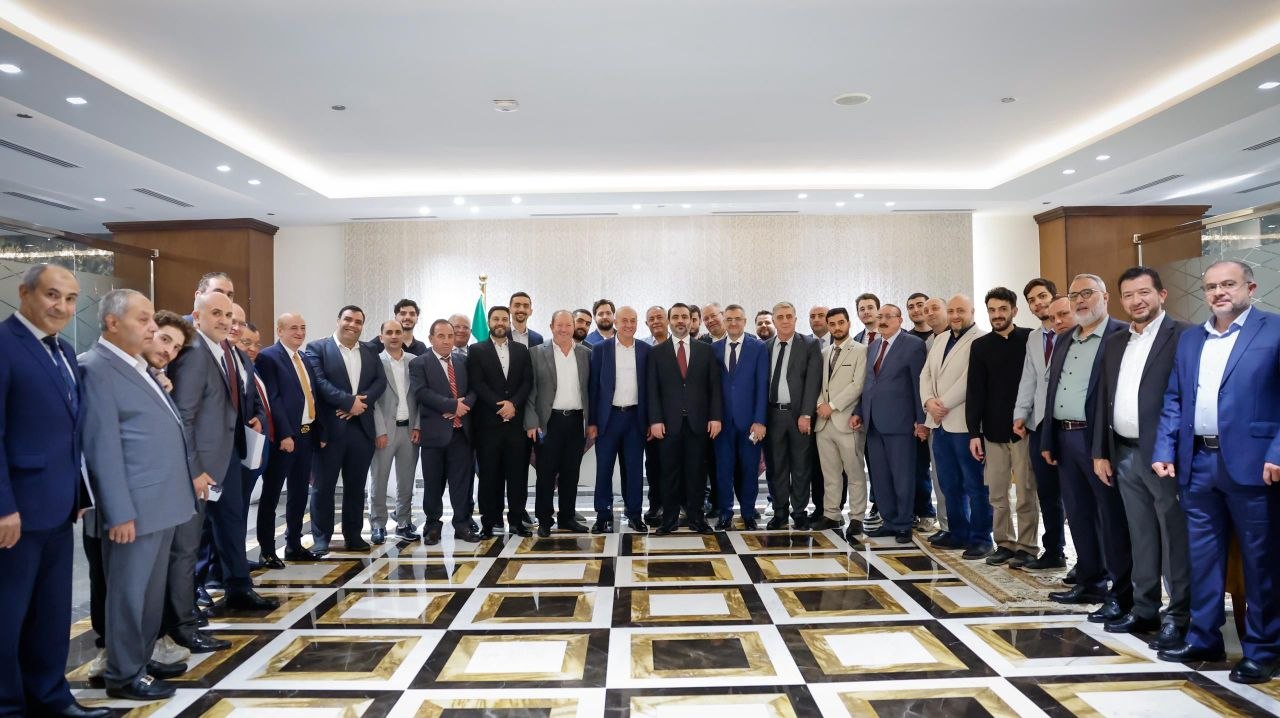 وزير الخارجية والمغتربين السيد أسعد حسن الشيباني برفقة وزير الاقتصاد والصناعة الدكتور نضال الشعار يلتقي بعدد من رجال الأعمال السوريين