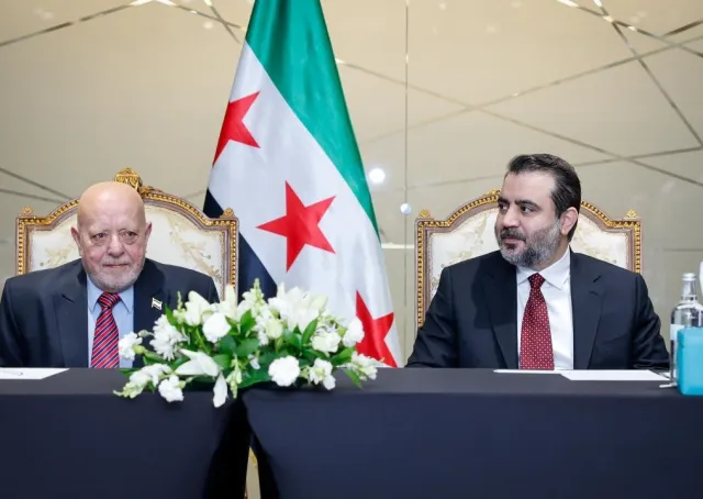 التقى وزير الخارجية والمغتربين السيد أسعد حسن الشيباني، يرافقه وزير الاقتصاد والصناعة الدكتور نضال الشعار برئيس الاتحاد العام للغرف التجارية المصرية السيد أحمد الوكيل