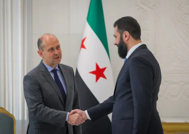 استقبل السيد الرئيس اليوم في قصر الشعب بدمشق، بحضور وزير الخارجية والمغتربين، رئيس الأركان الخاص لدى رئيس الجمهورية الفرنسية والوفد المرافق له
