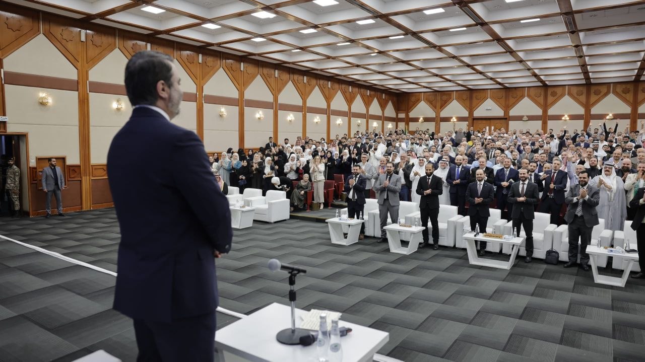 وزير الخارجية والمغتربين السيد أسعد حسن الشيباني، يلتقي بعدد من أبناء الجالية السورية في المملكة العربية السعودية، ضمن افتتاح القنصلية العامة في مدينة جدة.