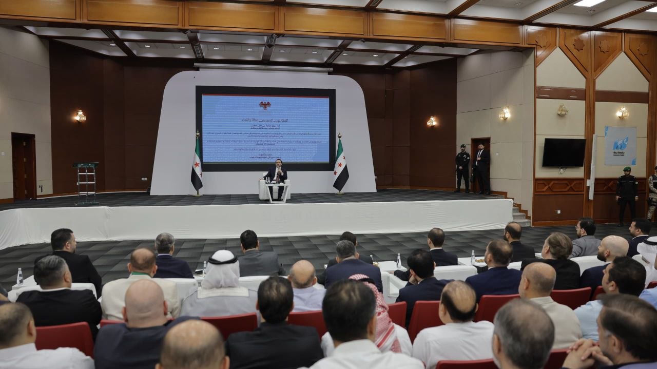 وزير الخارجية والمغتربين السيد أسعد حسن الشيباني، يلتقي بعدد من أبناء الجالية السورية في المملكة العربية السعودية، ضمن افتتاح القنصلية العامة في مدينة جدة.