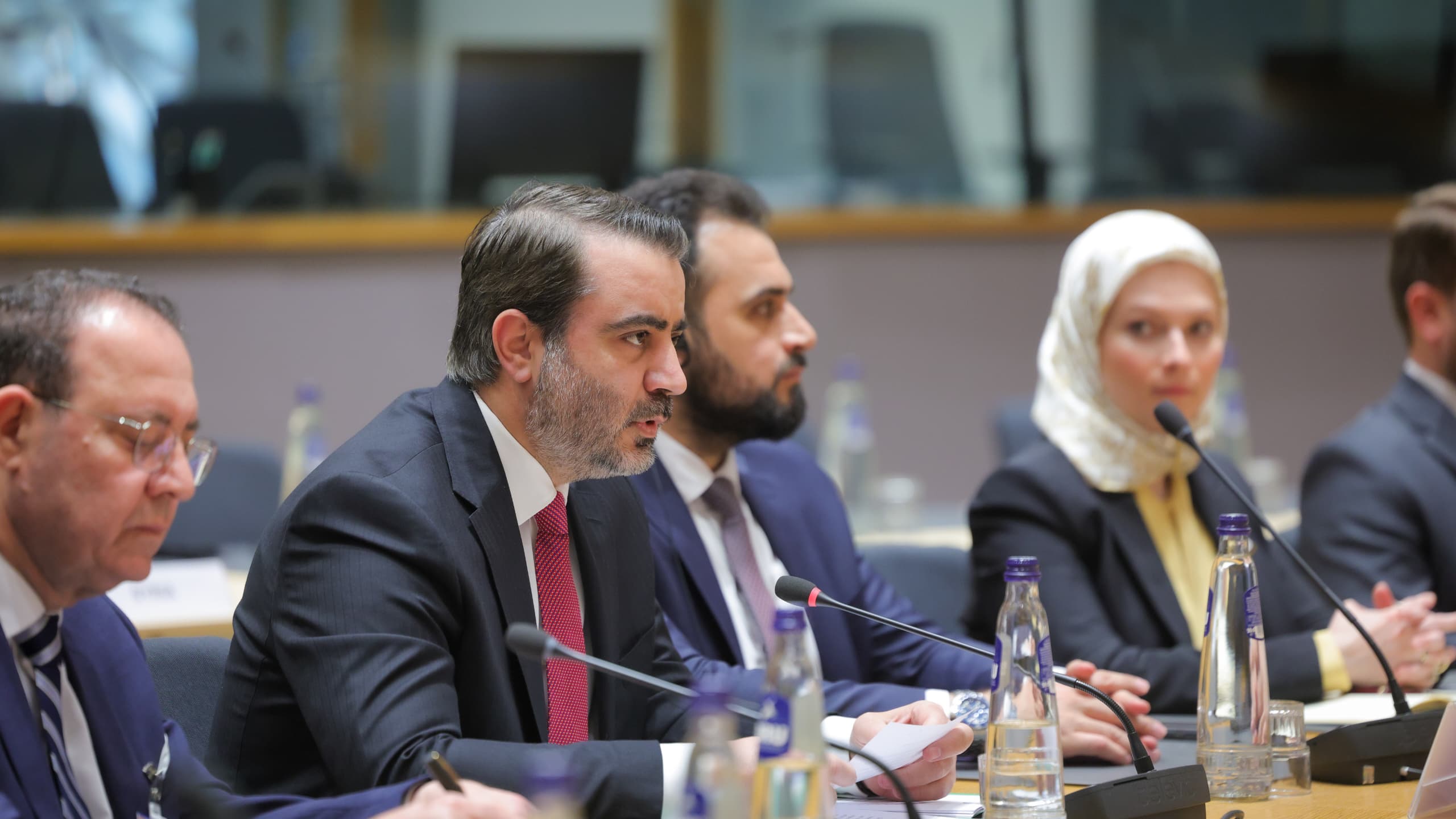 برئاسة مشتركة بين وزير الخارجية والمغتربين السيد أسعد حسن الشيباني والممثلة العليا للاتحاد الأوروبي للشؤون الخارجية والسياسة الأمنية كايا كالاس انطلاق أول حوار سياسي رفيع المستوى بين الجمهورية العربية السورية والاتحاد الأوروبي في العاصمة البلجيكية بروكسل
