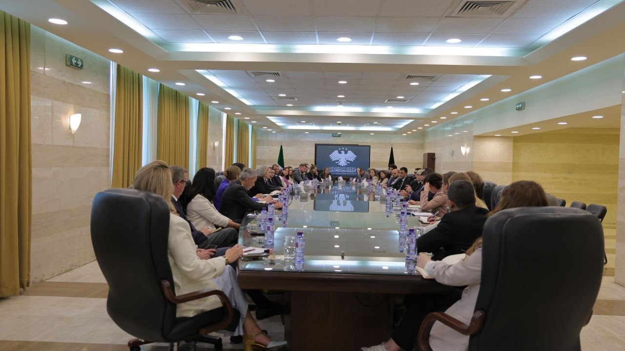 عقدت إدارة التعاون الدولي في وزارة الخارجية والمغتربين ورشة عمل لتنسيق آلية العمل الإنساني واتصالها مع التعافي المبكر والتنمية المستدامة
