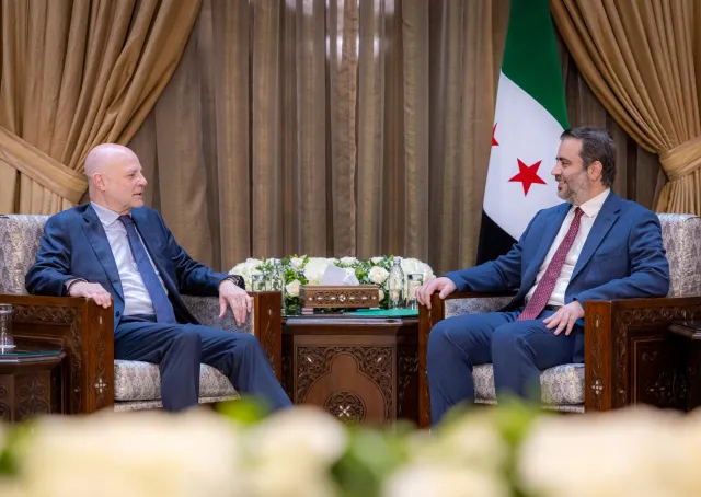 التقى وزير الخارجية والمغتربين السيد أسعد حسن الشيباني، بنائب المبعوث الخاص للأمين العام للأمم المتحدة إلى سوريا السيد كلاوديو كوردوني. 