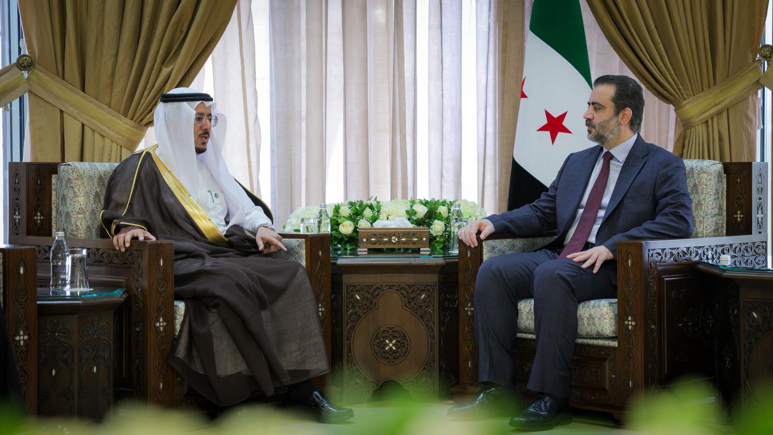 استقبل وزير الخارجية والمغتربين السيد أسعد حسن الشيباني المدير التنفيذي للهيئة الدائمة المستقلة لحقوق الإنسان في منظمة التعاون الإسلامي الدكتور هادي بن علي اليامي