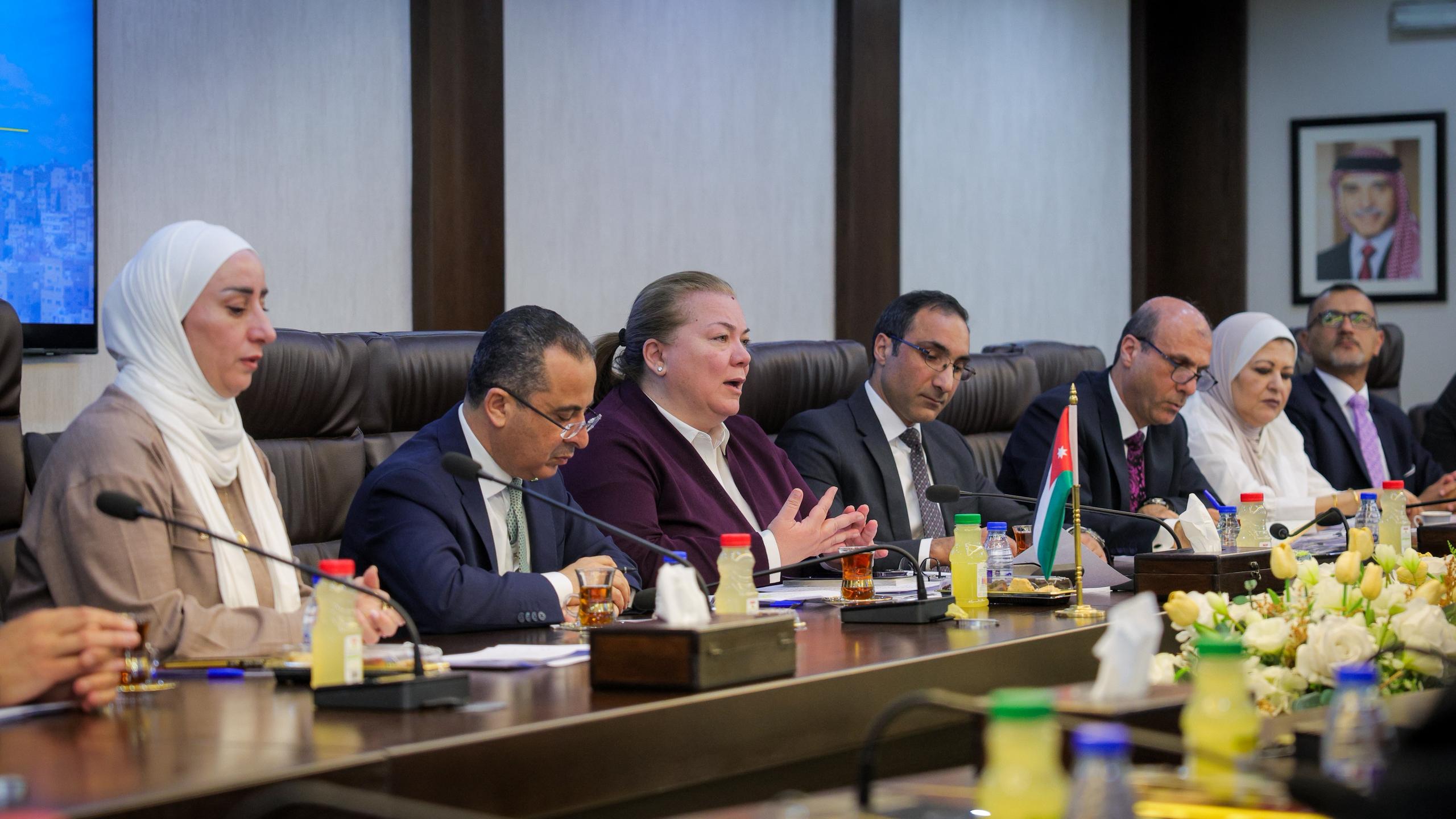 عقد مدير إدارة التعاون الدولي في وزارة الخارجية والمغتربين السيد قتيبة قاديش لقاءً مع وزيرة التخطيط والتعاون الدولي الأردنية السيدة زينة طوقان بالعاصمة عمّان في المملكة الأردنية الهاشمية