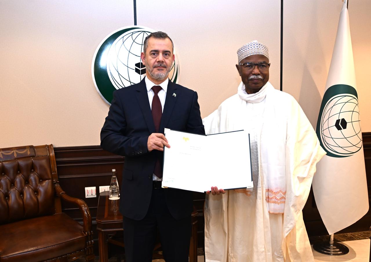 السيد نذير القادري يسلّم أوراق اعتماده كمندوب دائم للجمهورية العربية السورية لدى منظمة التعاون الإسلامي