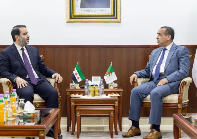 عقد وزير الخارجية والمغتربين السيد أسعد حسن الشيباني لقاءً مع وزير الطاقة والطاقات المتجددة في جمهورية الجزائر الديمقراطية الشعبية السيد مراد عجال