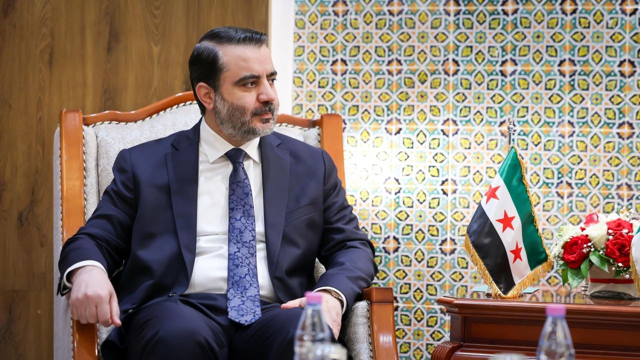 اجتمع وزير الخارجية والمغتربين السيد أسعد حسن الشيباني مع وزير الفلاحة والتنمية الريفية والصيد البحري في جمهورية الجزائر الديمقراطية الشعبية السيد ياسين وليد