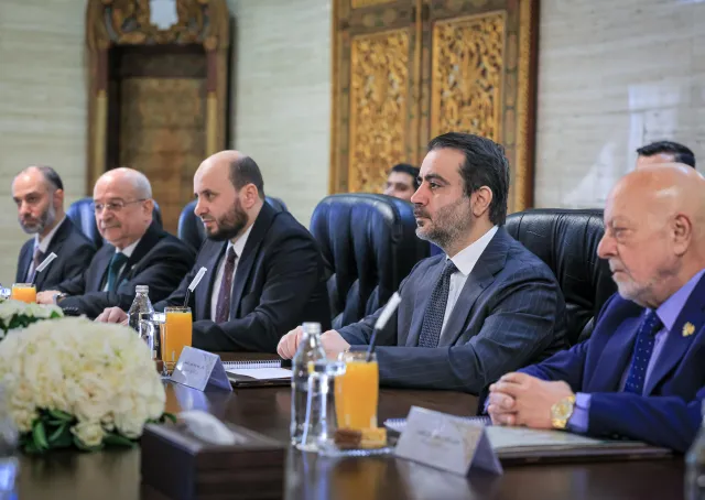 التقى وزير الخارجية والمغتربين السيد أسعد حسن الشيباني وفدًا رفيع المستوى من المملكة الأردنية الهاشمية برئاسة نائب رئيس الوزراء وزير الخارجية وشؤون المغتربين السيد أيمن الصفدي، في العاصمة دمشق