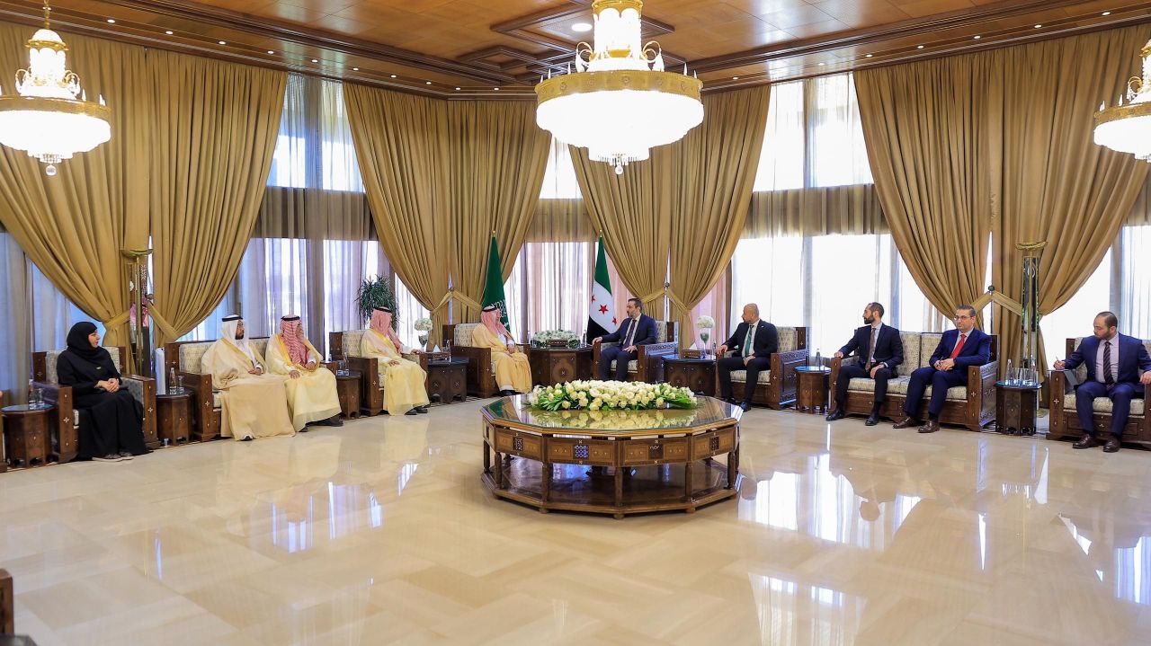 Foreign Minister Al-Shaibani Meets Saudi Delegation to Discuss Humanitarian and Development Cooperation